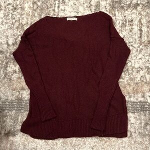 Burgundy Abercrombie and Fitch v-neck long sleeve sweater